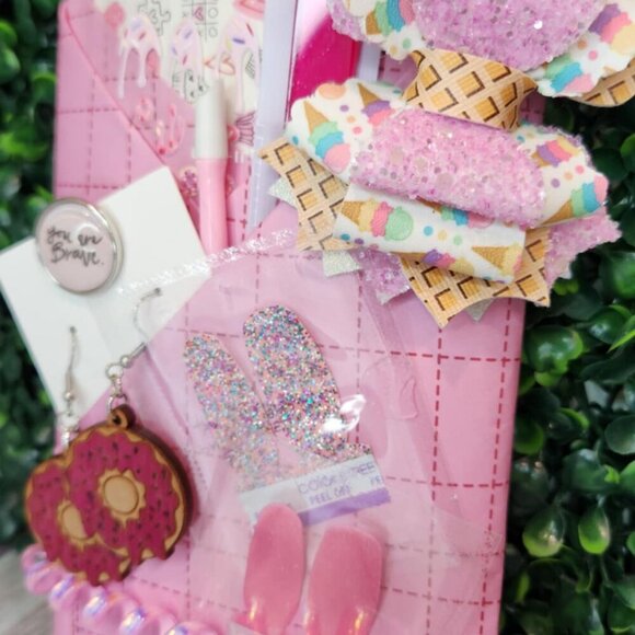 Blind Date with a Mani- Sweet Treat Theme - Picture 4 of 8